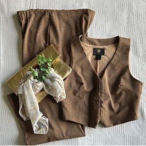 House of Harlow 1960’s plaid vest pant suit 
size Large